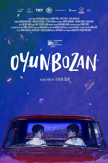 Set in Ankara in 1979, just before the military coup, the city’s streets are tense. A brother and sister escape the unease by immersing themselves in imaginative games. Their fantasy is shattered when a figure resembling Darth Vader appears at their door, collapsing the line between reality and imagination and blurring time and space.